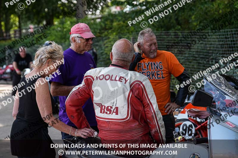 Vintage motorcycle club;eventdigitalimages;mallory park;mallory park trackday photographs;no limits trackdays;peter wileman photography;trackday digital images;trackday photos;vmcc festival 1000 bikes photographs
